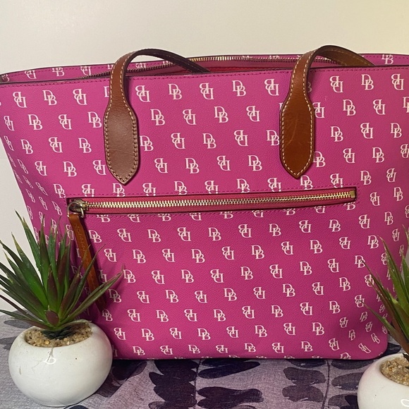 Dooney & Bourke Pink Gretta Hanna tote E.U.C brown Vachetta leather handle. - Picture 3 of 12